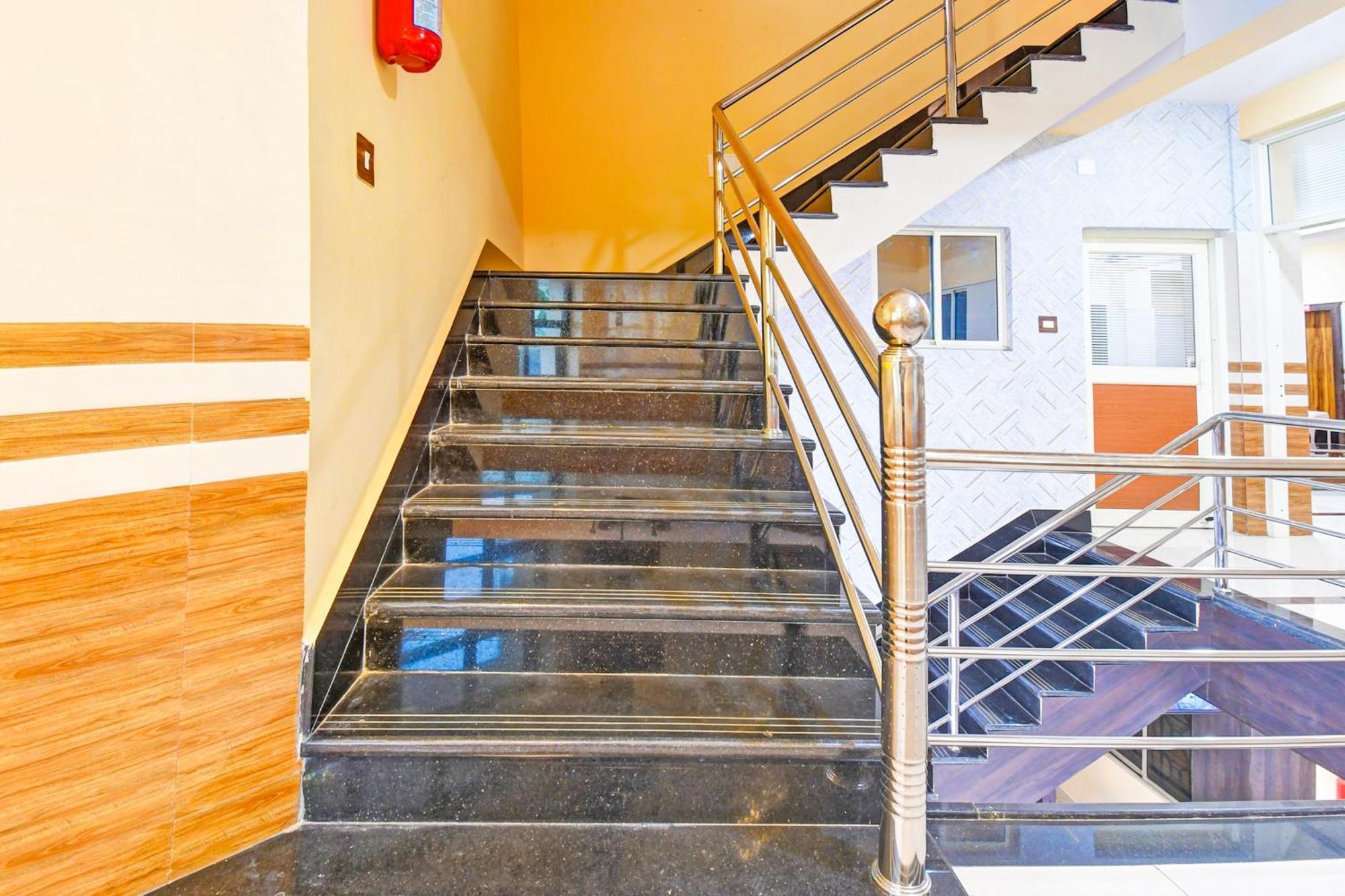 Super Hotel O Maa Bhubaneswari Hotel Exterior foto